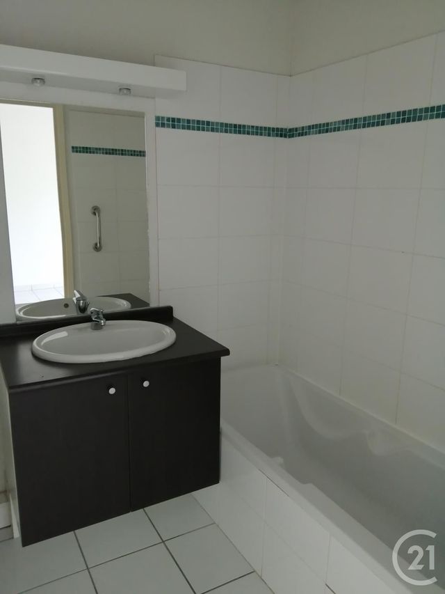 Appartement F2 à vendre - 2 pièces - 37.1 m2 - CAZERES - 31 - MIDI-PYRENEES - Century 21 Kl Immo Appartement F2 à vendre - 2 pièces - 37.1 m2 - CAZERES - 31 - MIDI-PYRENEES - Century 21 Kl Immo