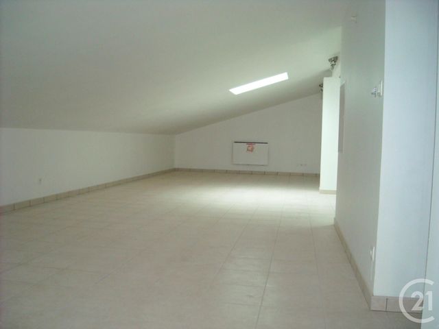 Appartement T2 à louer - 2 pièces - 56.75 m2 - RIEUMES - 31 - MIDI-PYRENEES - Century 21 Kl Immo