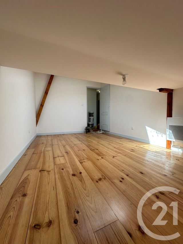 Appartement T1 à louer - 3 pièces - 64.25 m2 - MONTESQUIEU VOLVESTRE - 31 - MIDI-PYRENEES - Century 21 Kl Immo